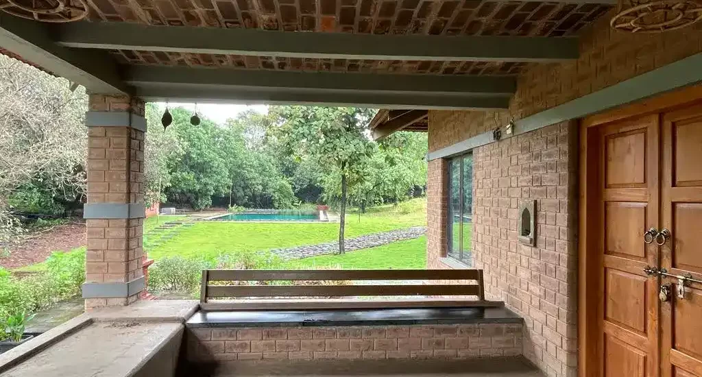 Main-Building-Mudhouse-Project-Padagha-image